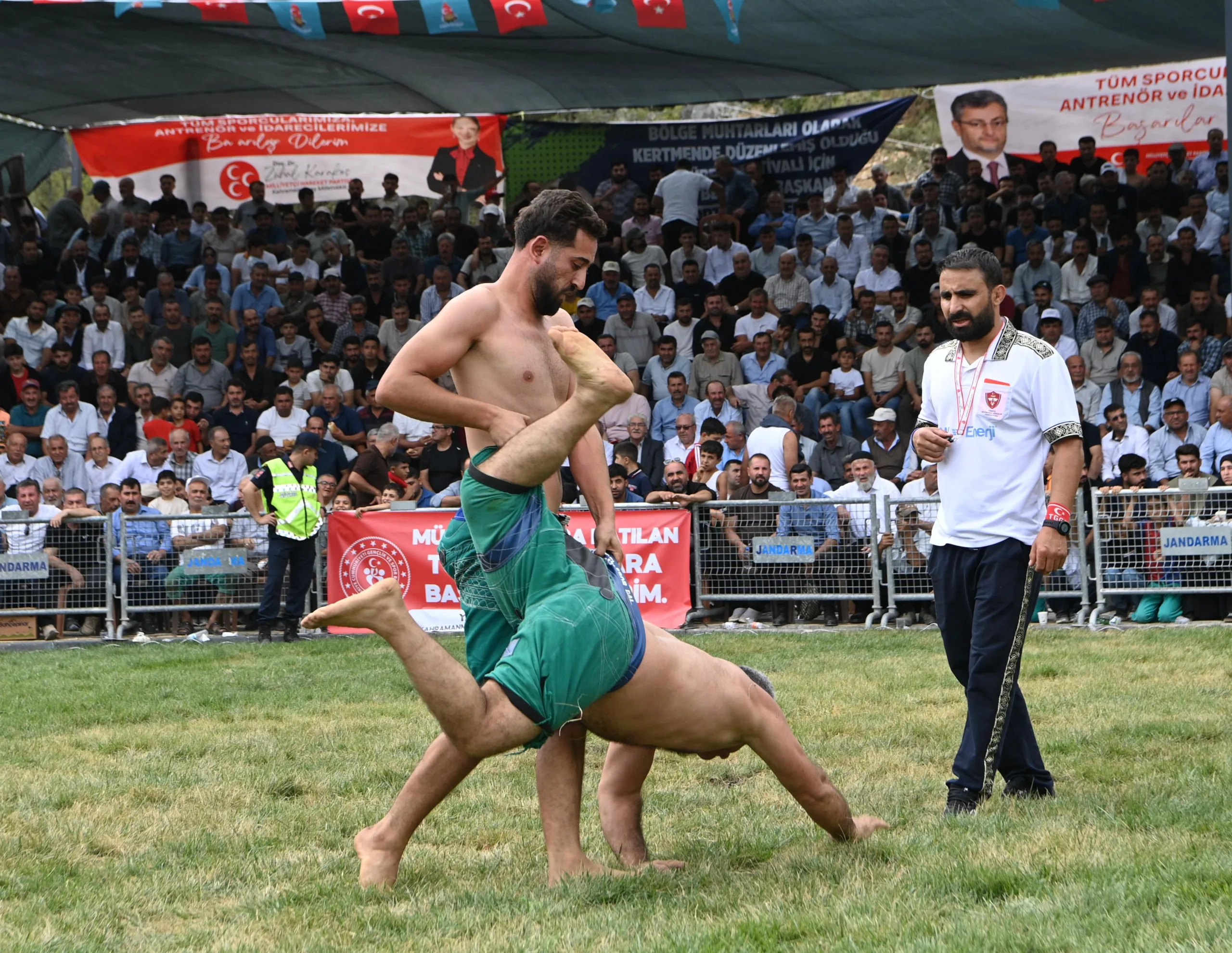 733 Pehlivan Kertmen’de Kapıştı!