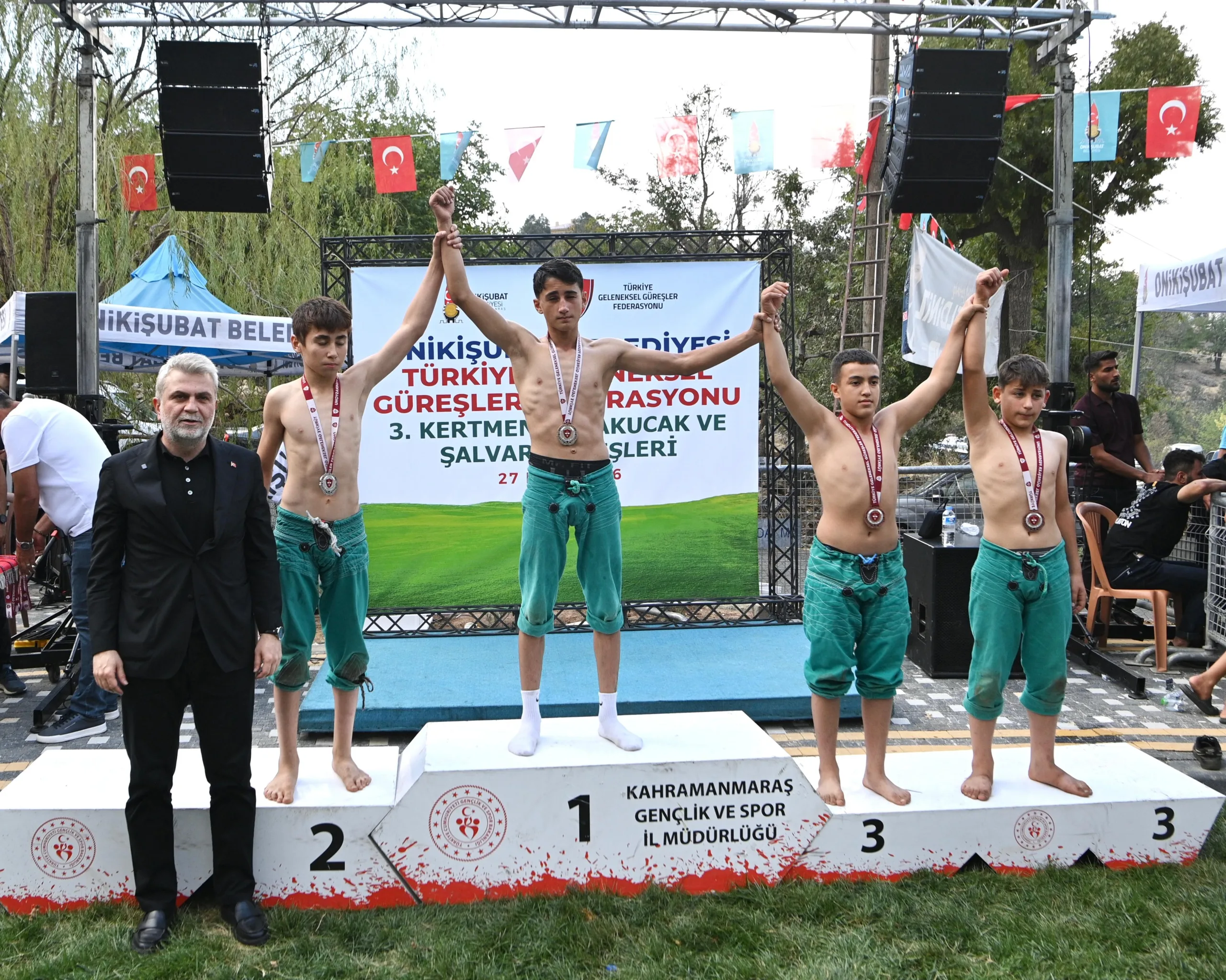 733 pehlivan kertmen’de kapıştı!
