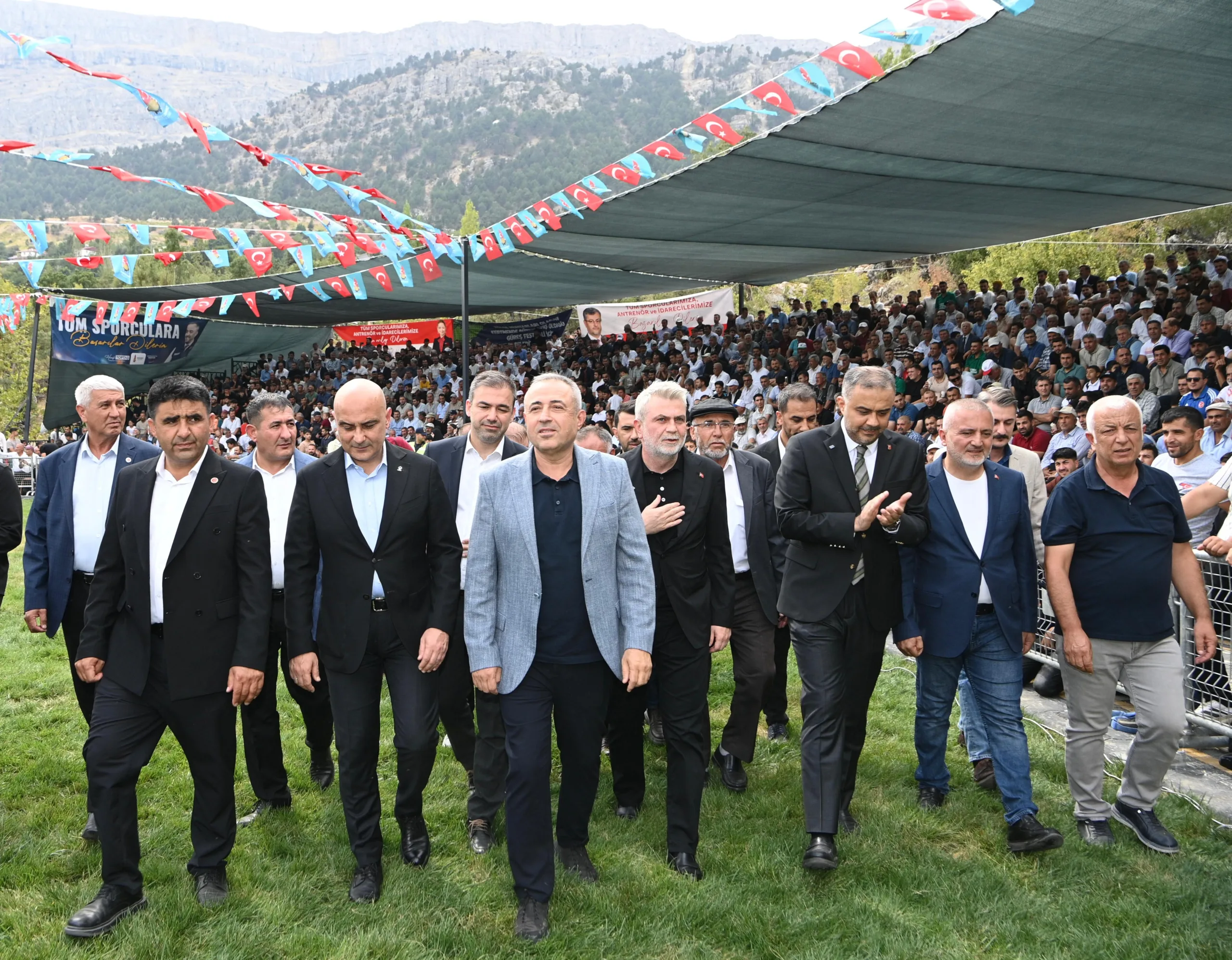 733 pehlivan kertmen’de kapıştı!