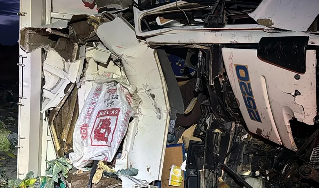 Mersin'de TIR'a arkadan çarpan sebze yüklü kamyonun şoförü Hacı Mehmet
