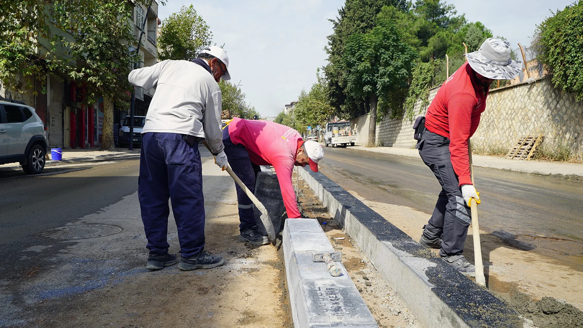 Kahramanmaraş Büyükşehir Belediyesi, Onikişubat ilçesi Mağralı Mahallesi’nde bulunan 1 kilometrelik