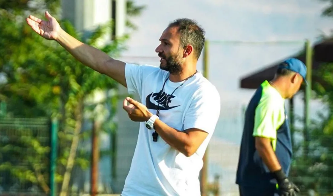 Beyoğlu Yeni Çarşıspor maçı sonrası açıklamalarda bulunan İstiklalspor Teknik Direktörü