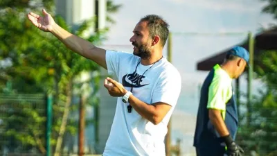 Beyoğlu Yeni Çarşıspor maçı sonrası açıklamalarda bulunan İstiklalspor Teknik Direktörü