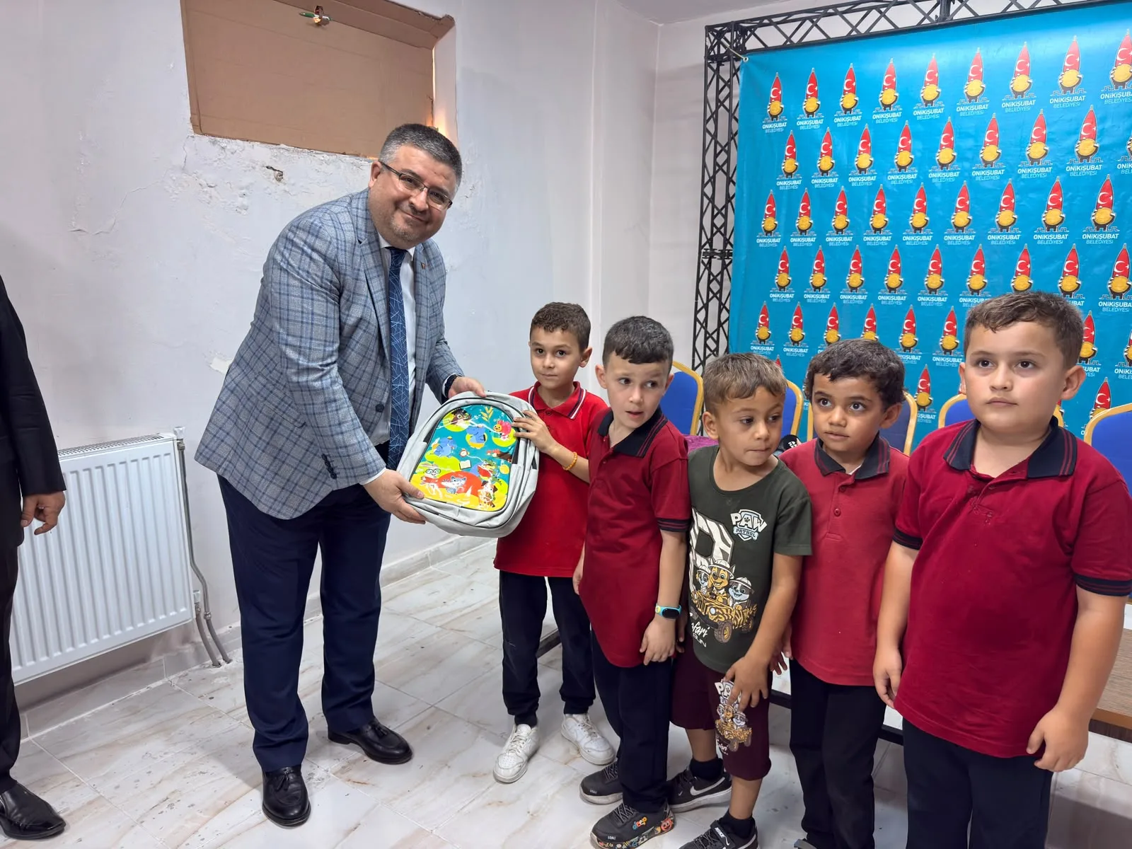 Onikişubat’tan kırsaldaki 8 bin öğrenciye kırtasiye desteği