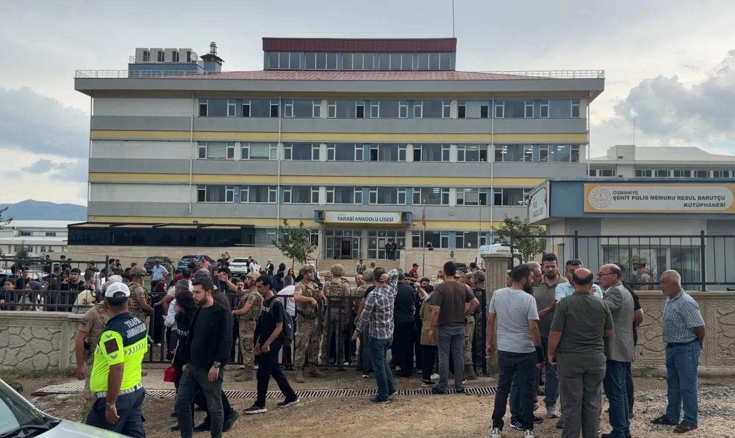 Okulda vahşet: öğretmen öldürüldü!