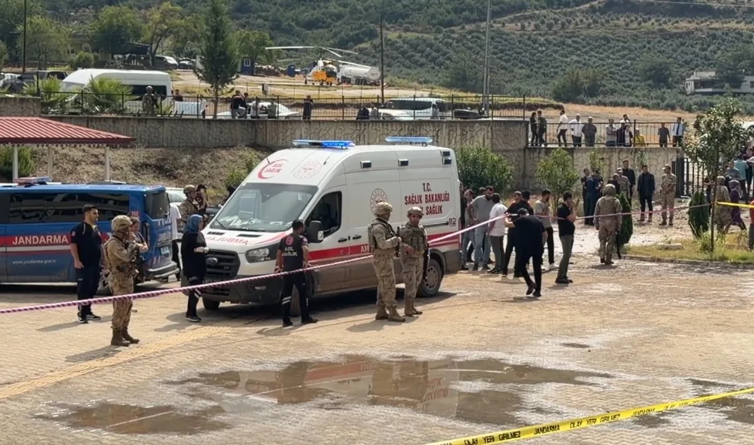 Şizofreni hastası olduğu iddia edilen A.E.B., kendisini büyüten edebiyat öğretmeni