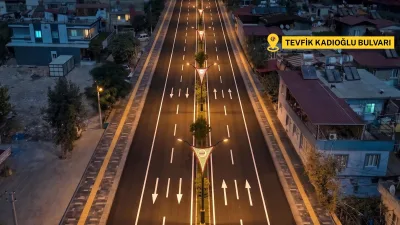 Kahramanmaraş Büyükşehir Belediyesi, Dulkadiroğlu ilçesindeki Tevfik Kadıoğlu Bulvarı’nda altyapı iyileştirmeleri