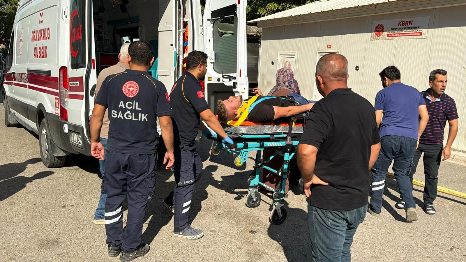 İşçi servisi devrildi: 12 yaralı!