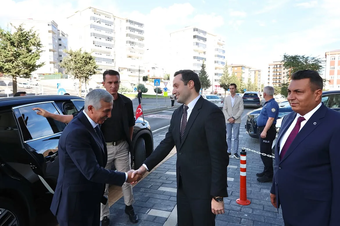 Vali ünlüer’den mahkeme başkanlarına ziyaret!