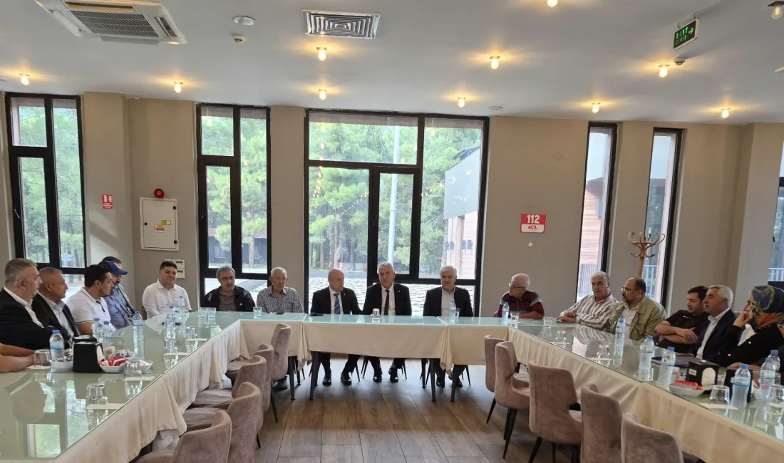 Kahramanmaraş İl Hakem Kurulu Başkanı Ali Aytemiz ve kurul üyeleri,