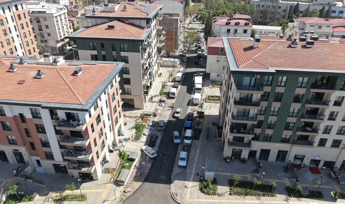 Kahramanmaraş Büyükşehir Belediyesi, Dulkadiroğlu Yenişehir Mahallesi’nde altyapısı tamamlanan 22 cadde