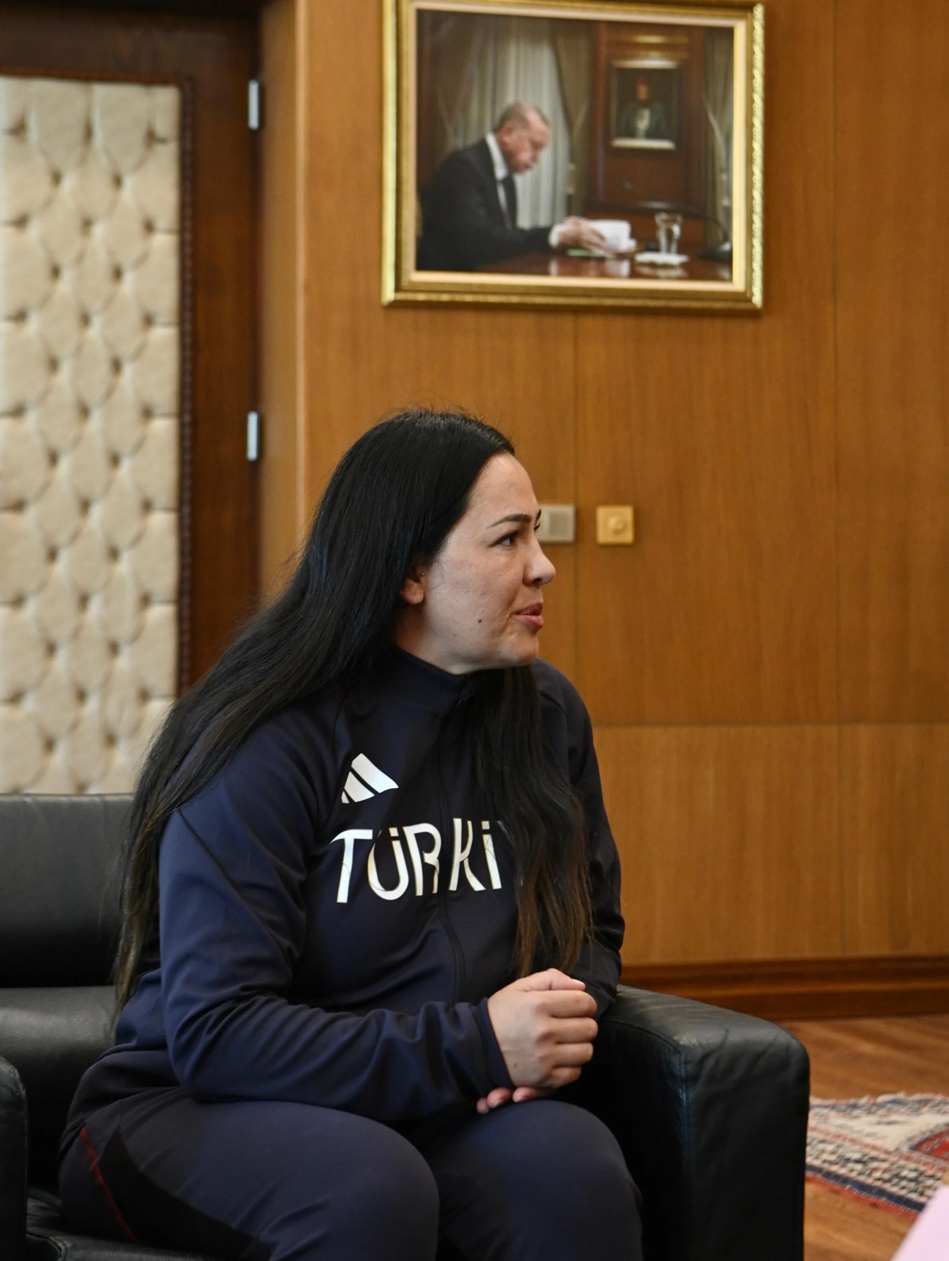 Başkan görgel’den altın madalyalı sporcuya tebrik!
