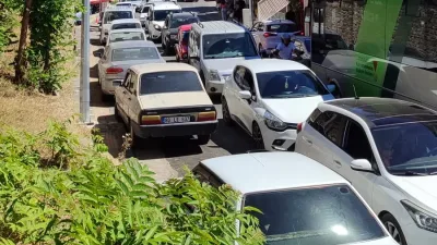 Andırın ilçesinde haftalık kurulan Çarşamba Pazarı nedeniyle ilçe merkezinde yoğunluk