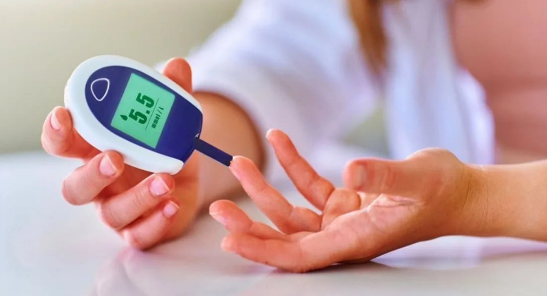Kanda dolaşan yüksek kan şekerinin vücuttaki proteinlere yapışarak organları ve
