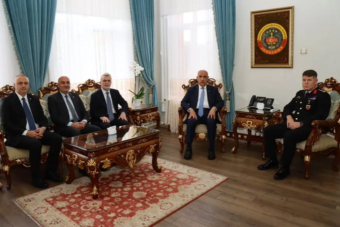 Ak parti heyetinden andırınlı komutana ziyaret