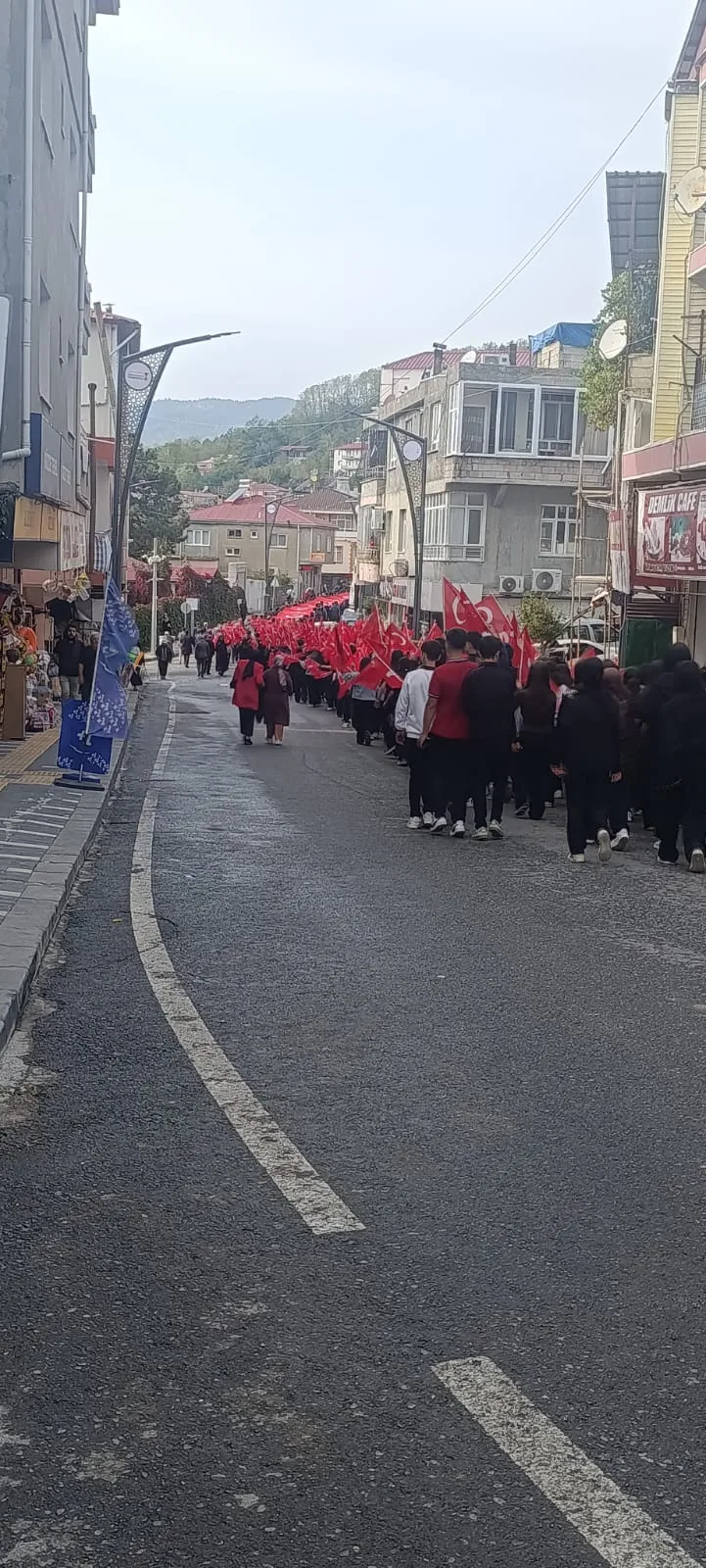 Andırın sokakları kırmızı-beyaz!