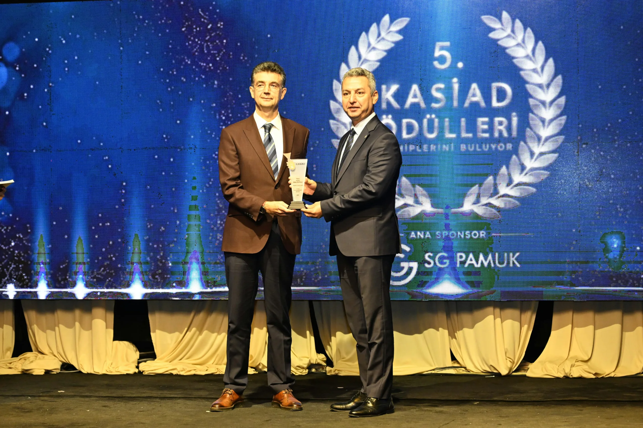 Kahramanmaraş’ta kasi̇ad ödülleri sahiplerini buldu!