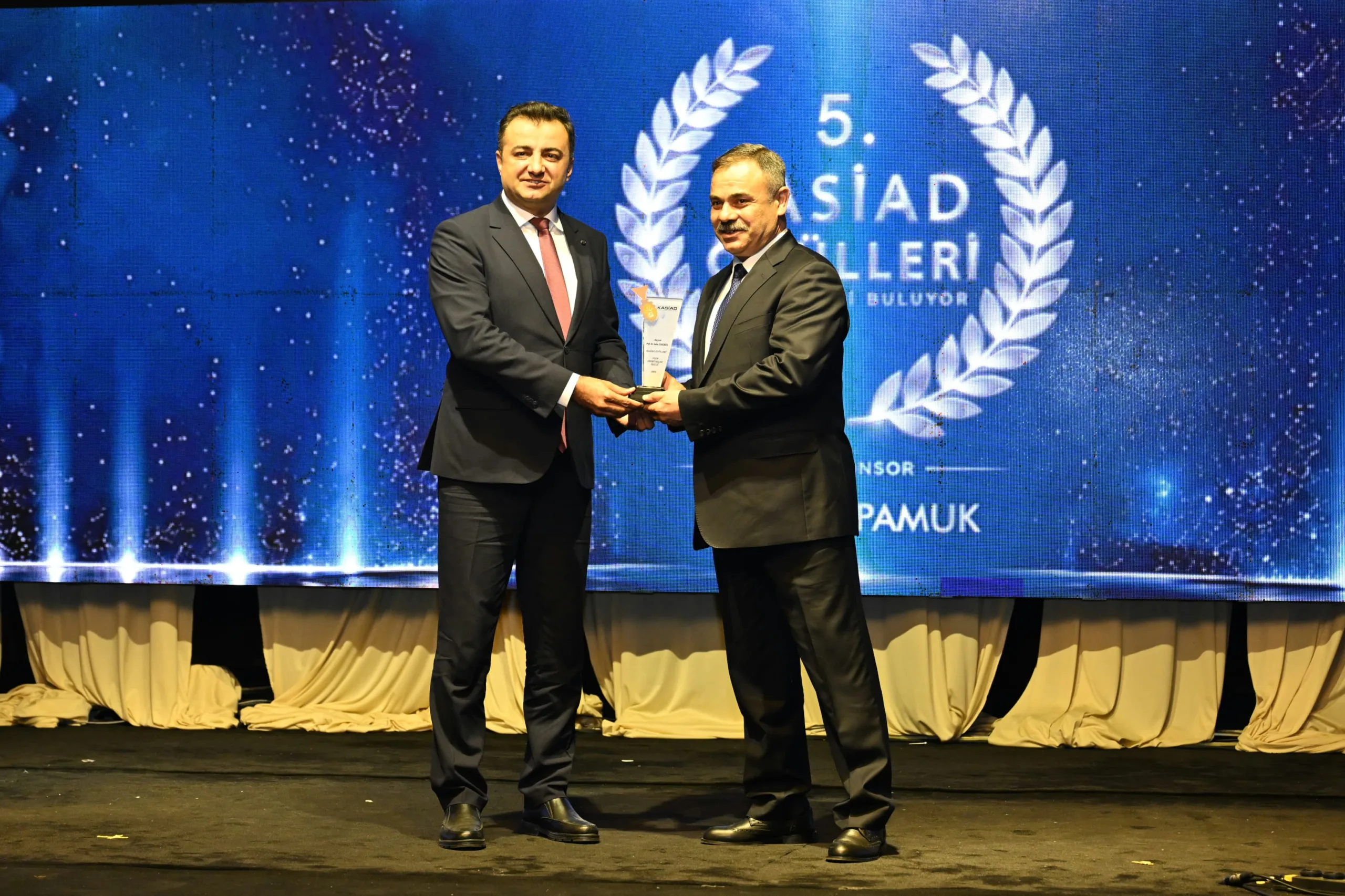 Kahramanmaraş’ta kasi̇ad ödülleri sahiplerini buldu!
