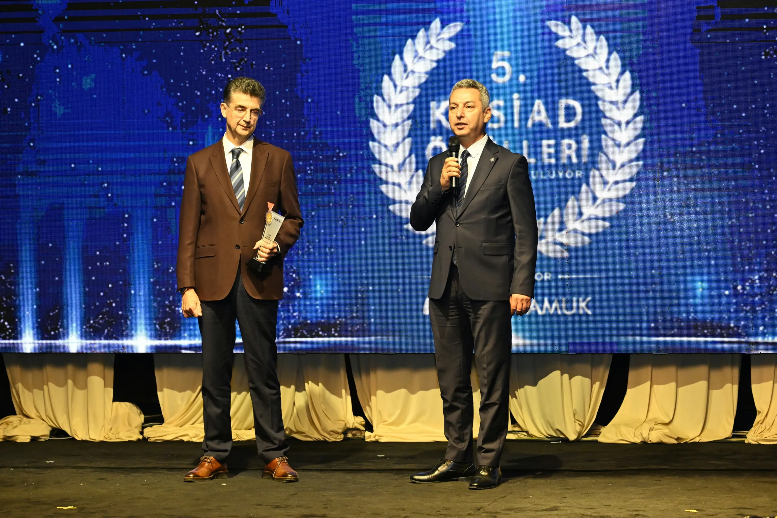 Kahramanmaraş’ta kasi̇ad ödülleri sahiplerini buldu!