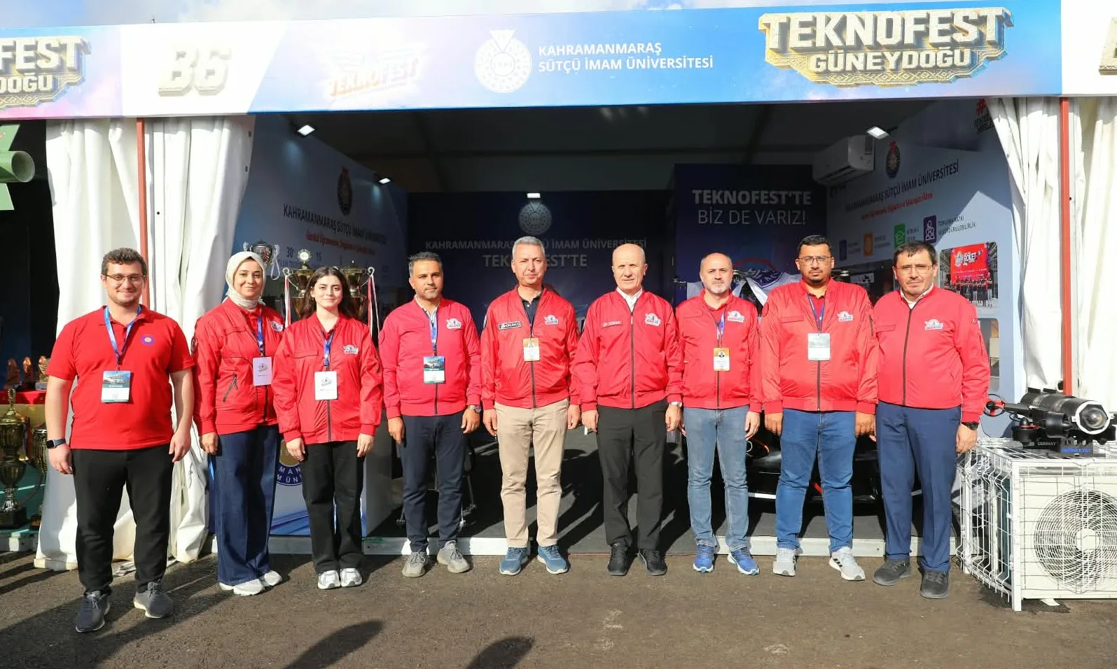 Yök başkanı teknofest standını i̇nceledi