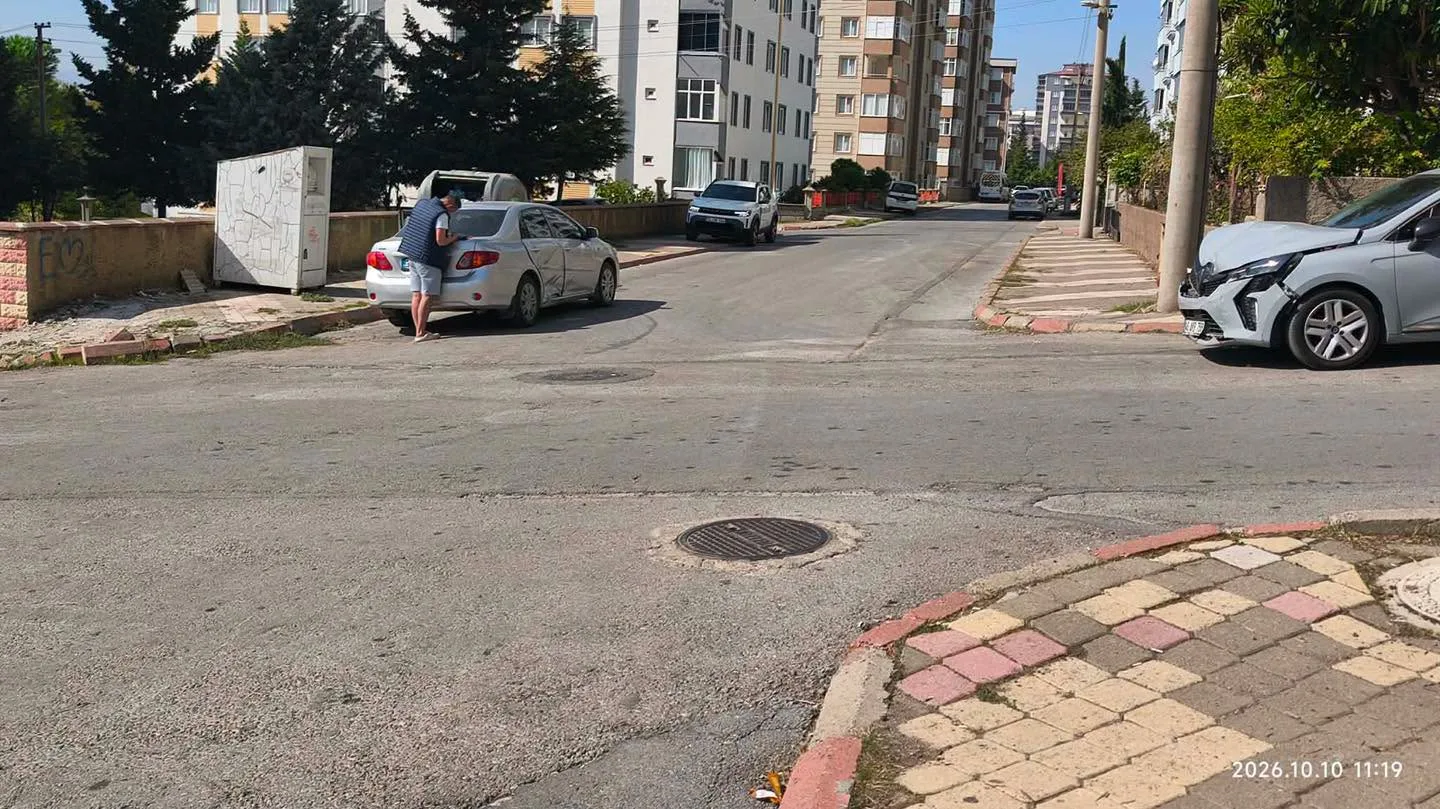 Aynı kavşakta yine kaza Aynı kavşakta yine kaza
