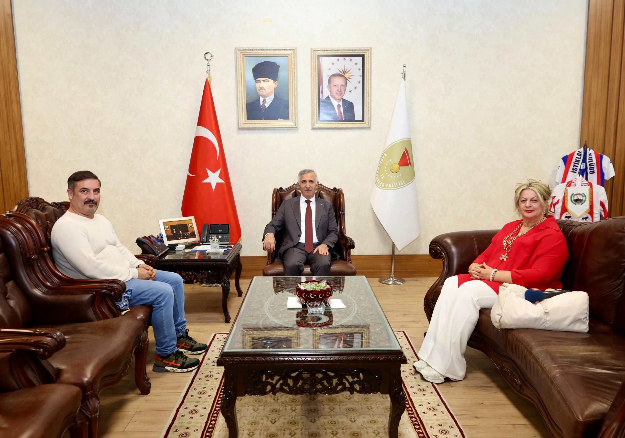 Valilikte yoğun mesai: üst üste kabul edildiler!