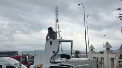 D825 Karayolu'nda (Kayseri Yolu) meydana gelen kazada, otomobilin aniden önüne