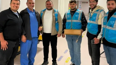 AK Parti Andırın İlçe Gençlik Kolları, hastanede tedavi gören vatandaşları,