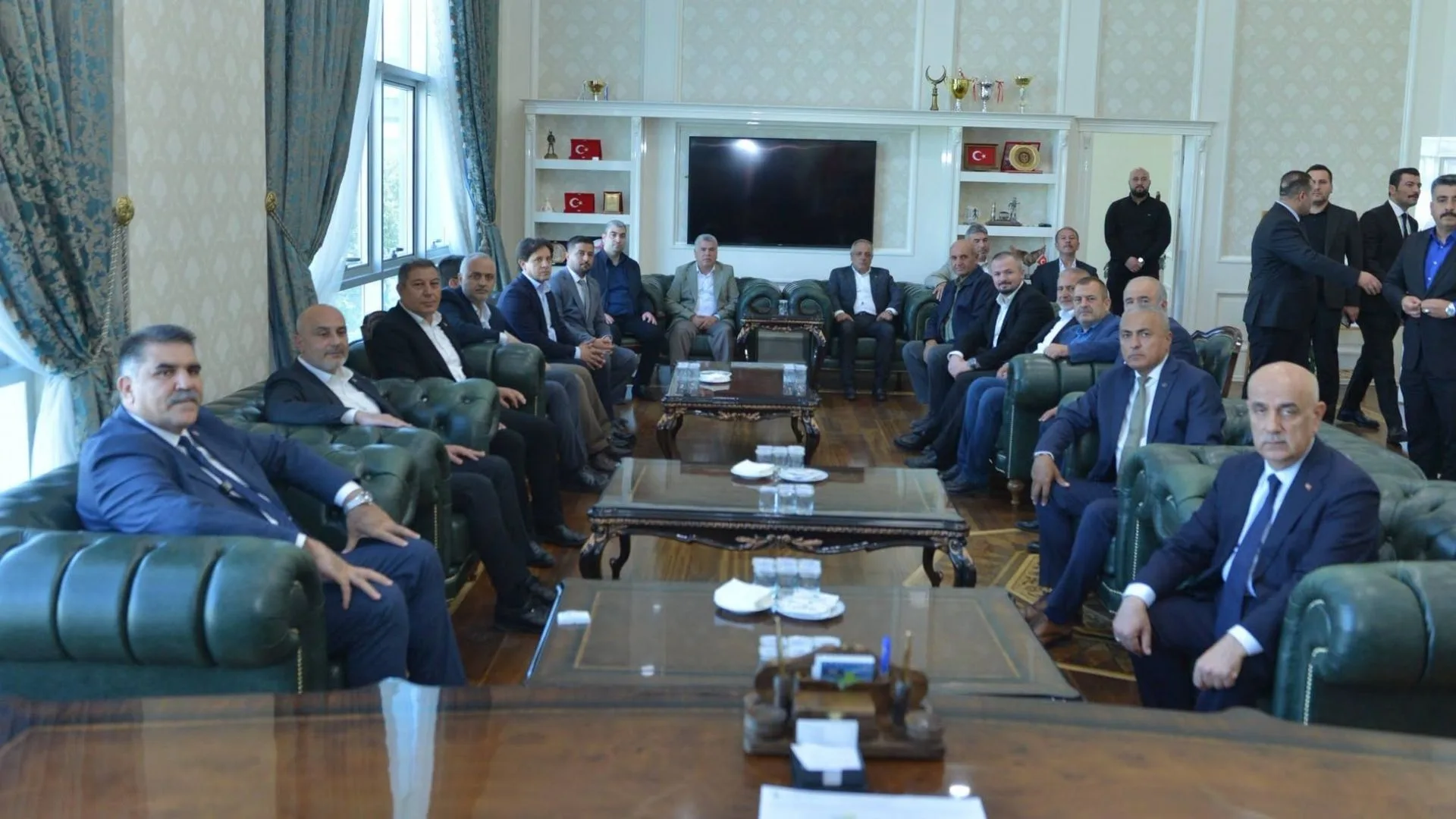 Ak parti’den “aramıza hoş geldiniz” ziyaretleri!