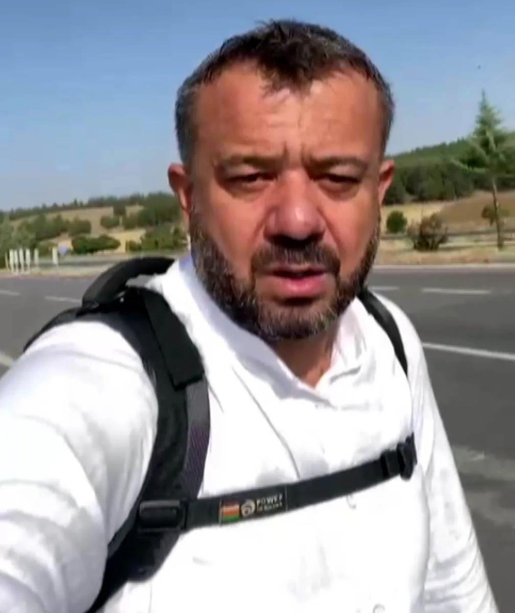 Kahramanmaraş’tan yola çıktı: otostop ve yürüyerek kutsal topraklara!