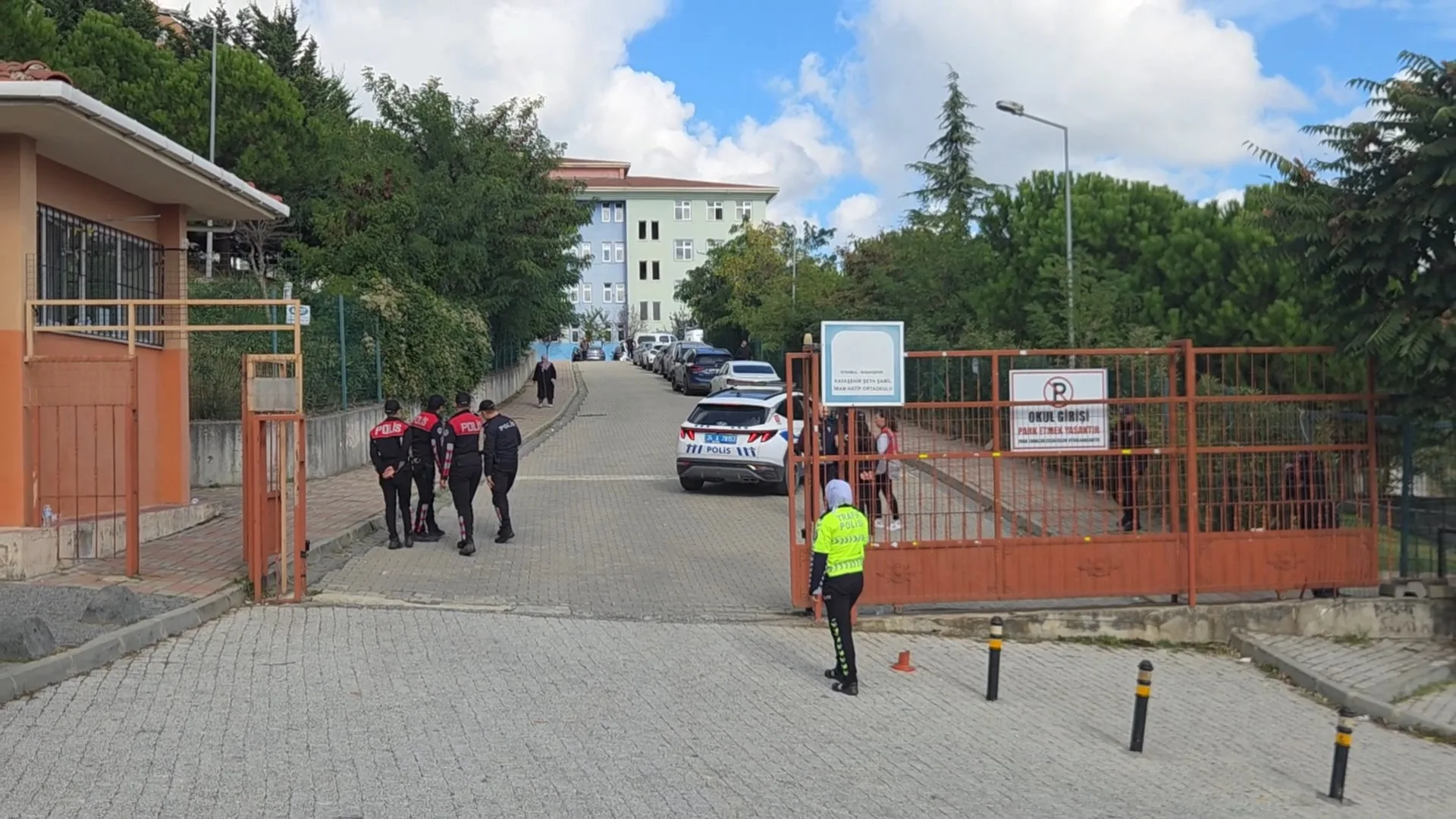 Ortaokuldaki Bıçaklı Dehşetteki 1 Öğrenci Hayatını Kaybetti