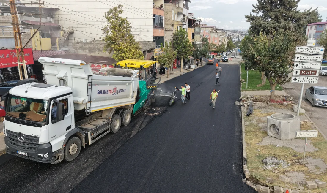 Kahramanmaraş Büyükşehir Belediyesi, Onikişubat ilçesi Akçakoyunlu Mahallesi’nde bulunan Bayazıtlı Bulvarı’nda