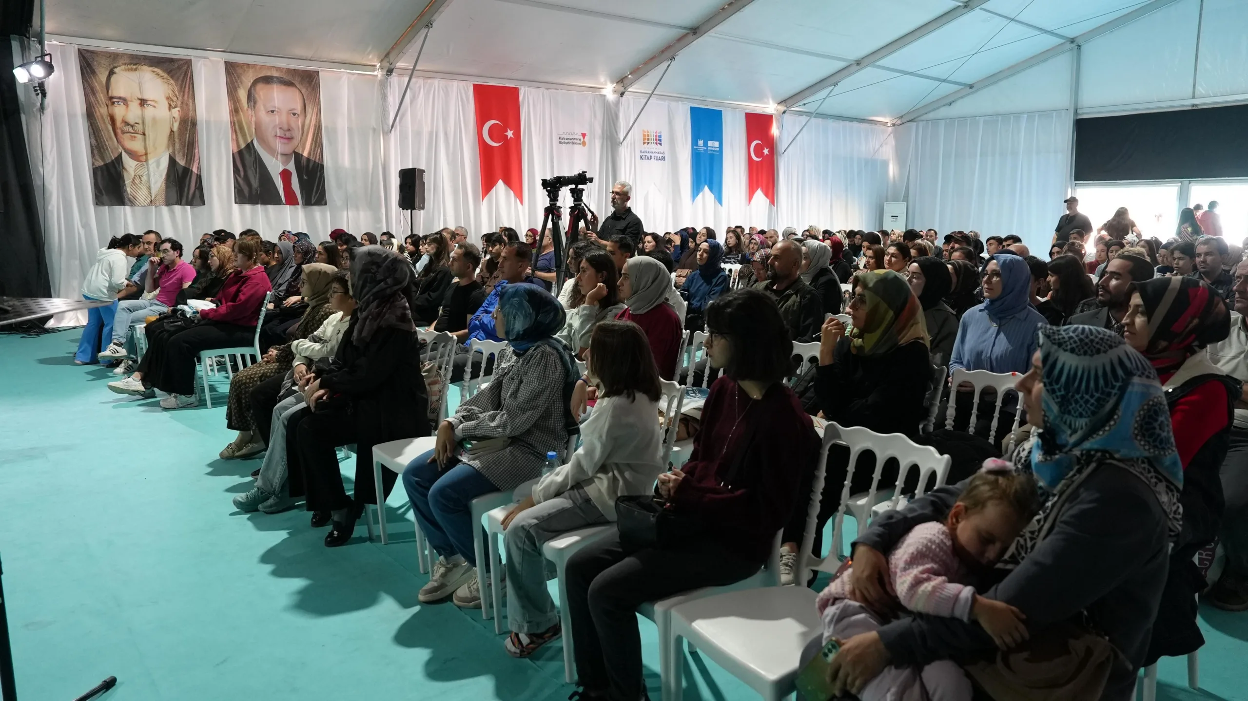 Beyhan budak’tan kitap fuarı’nda ebeveynlere önemli uyarılar!