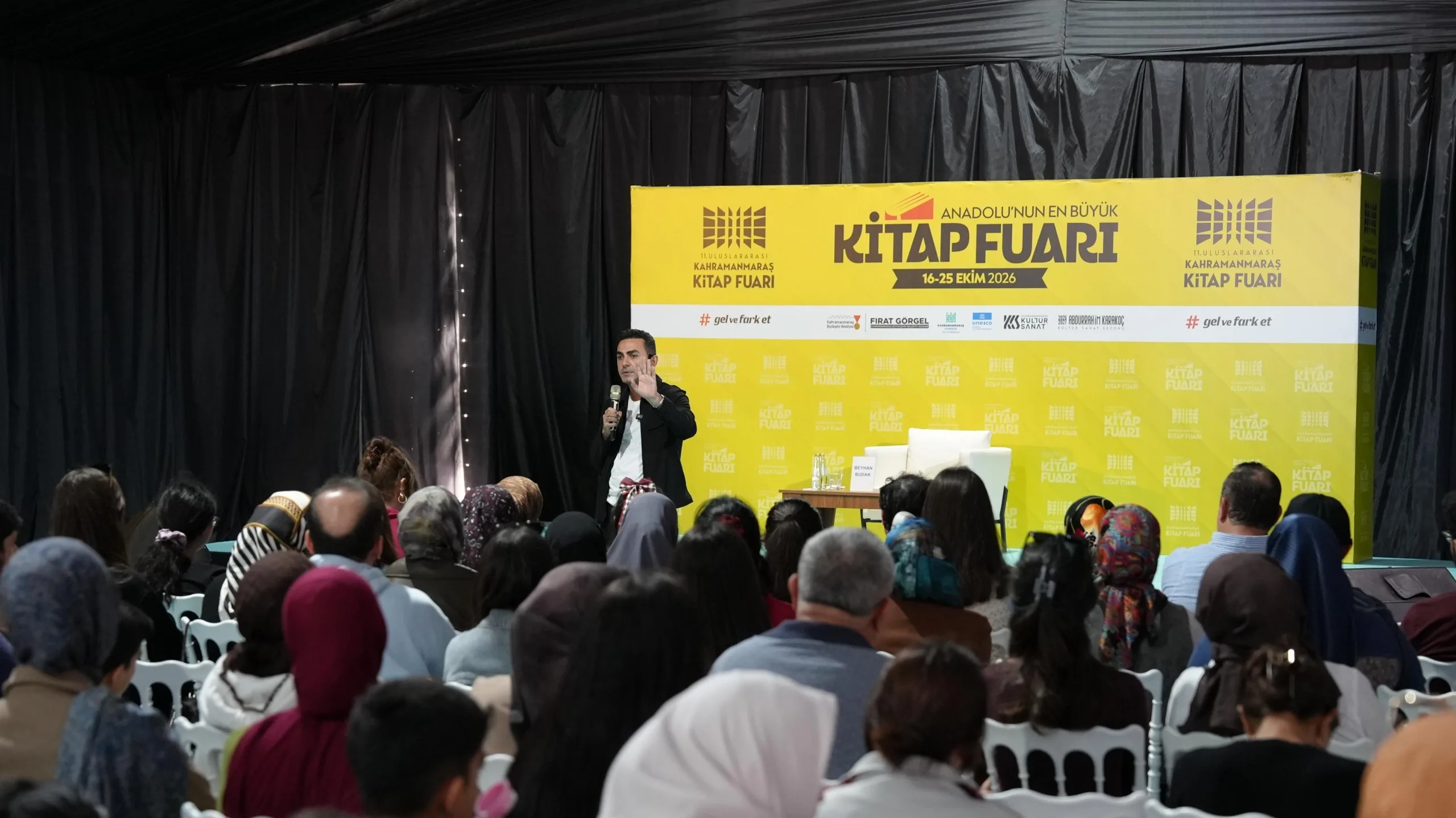 Beyhan budak’tan kitap fuarı’nda ebeveynlere önemli uyarılar!