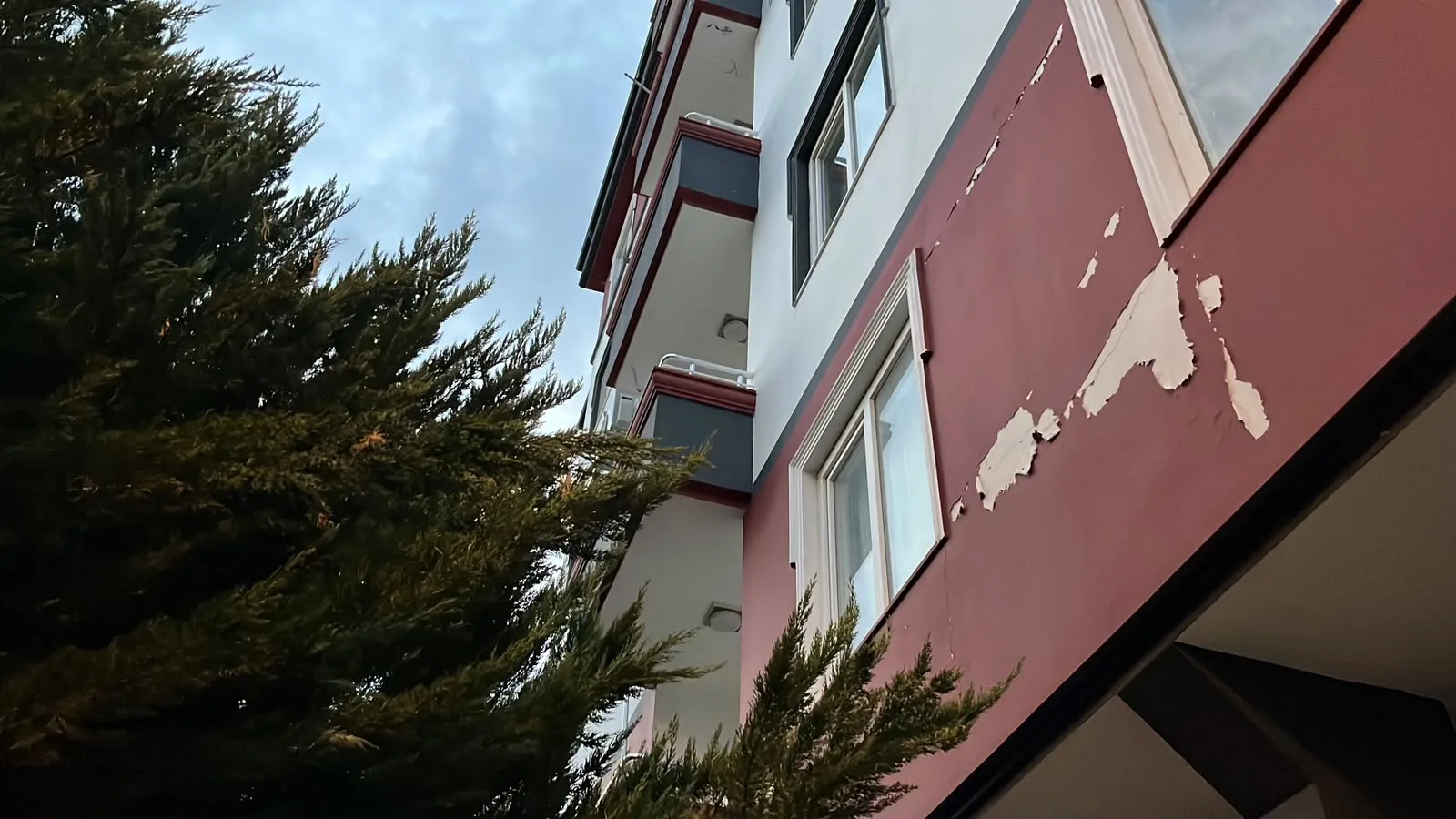 Evde ölüm son: 3’ü birden düştü!
