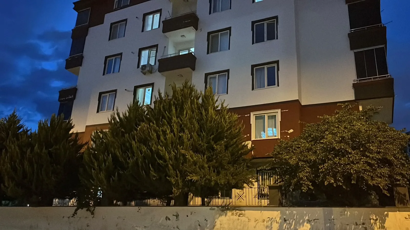 Evde ölüm son: 3’ü birden düştü!