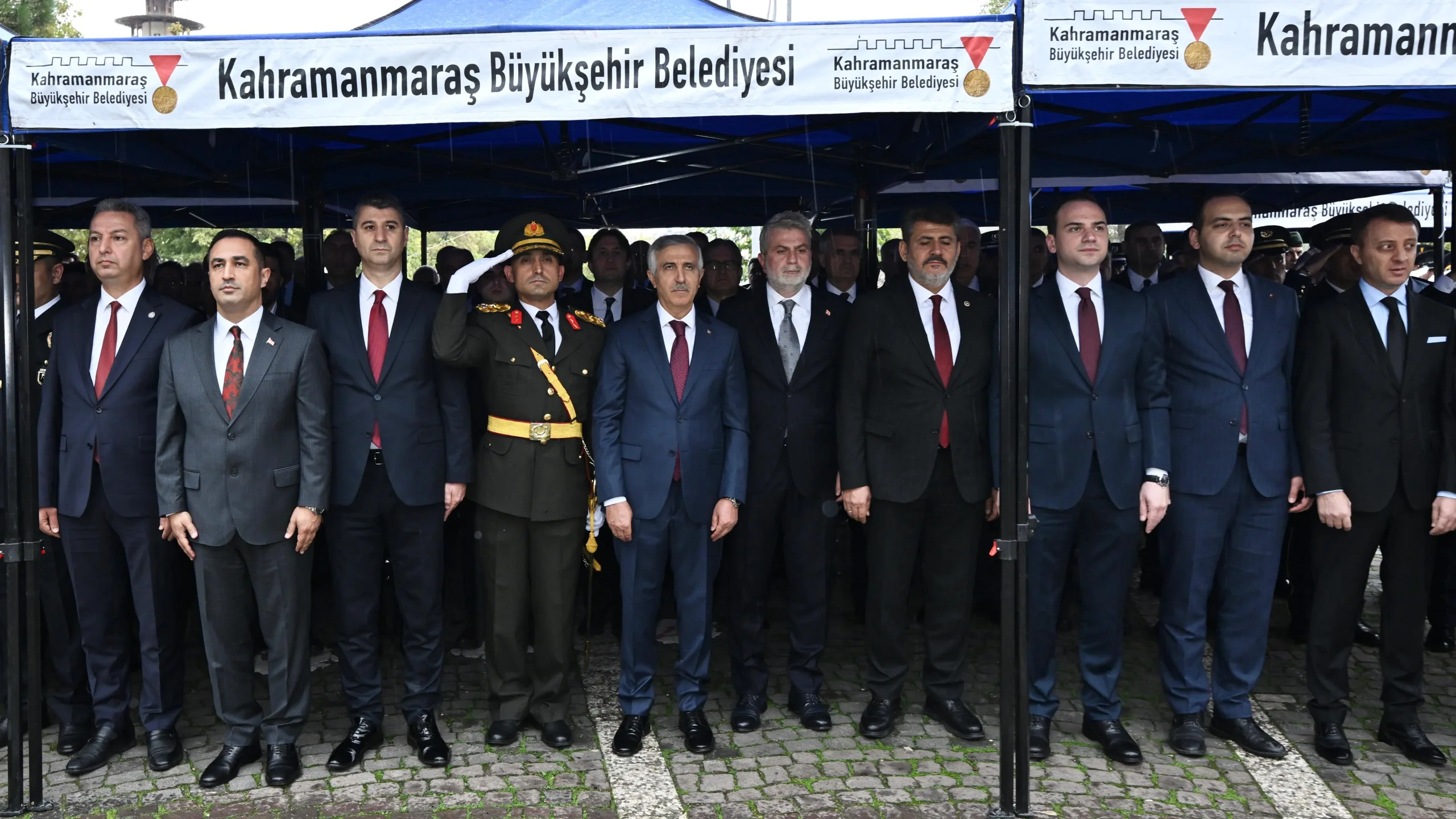 Kahramanmaraş’ta 29 ekim coşkusu çelenk sunumuyla başladı!