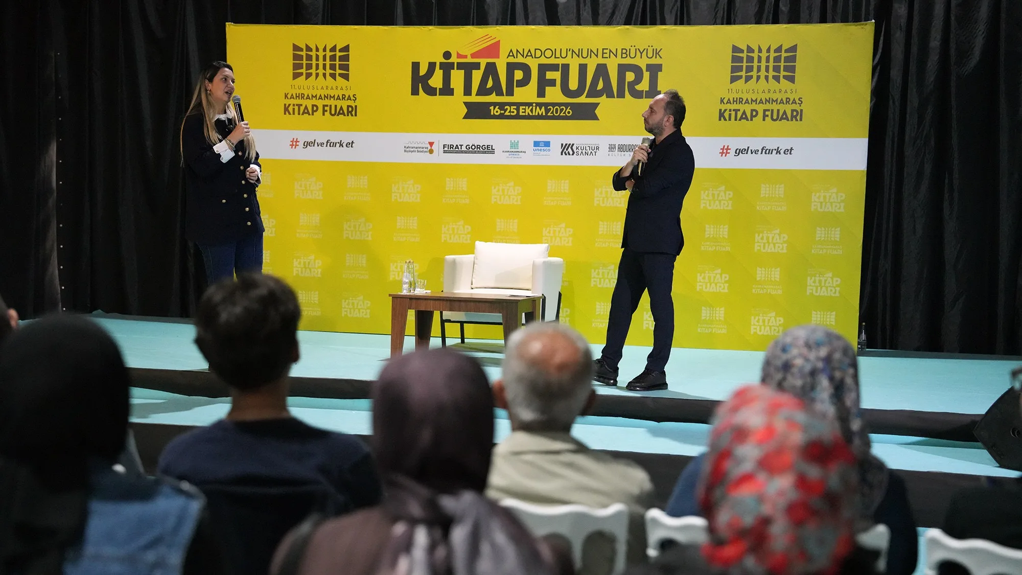 Fulya öztürk ve türker akıncı kitap fuarı’nda sevenleriyle buluştu! Fulya öztürk ve türker akıncı kitap fuarı’nda sevenleriyle buluştu!