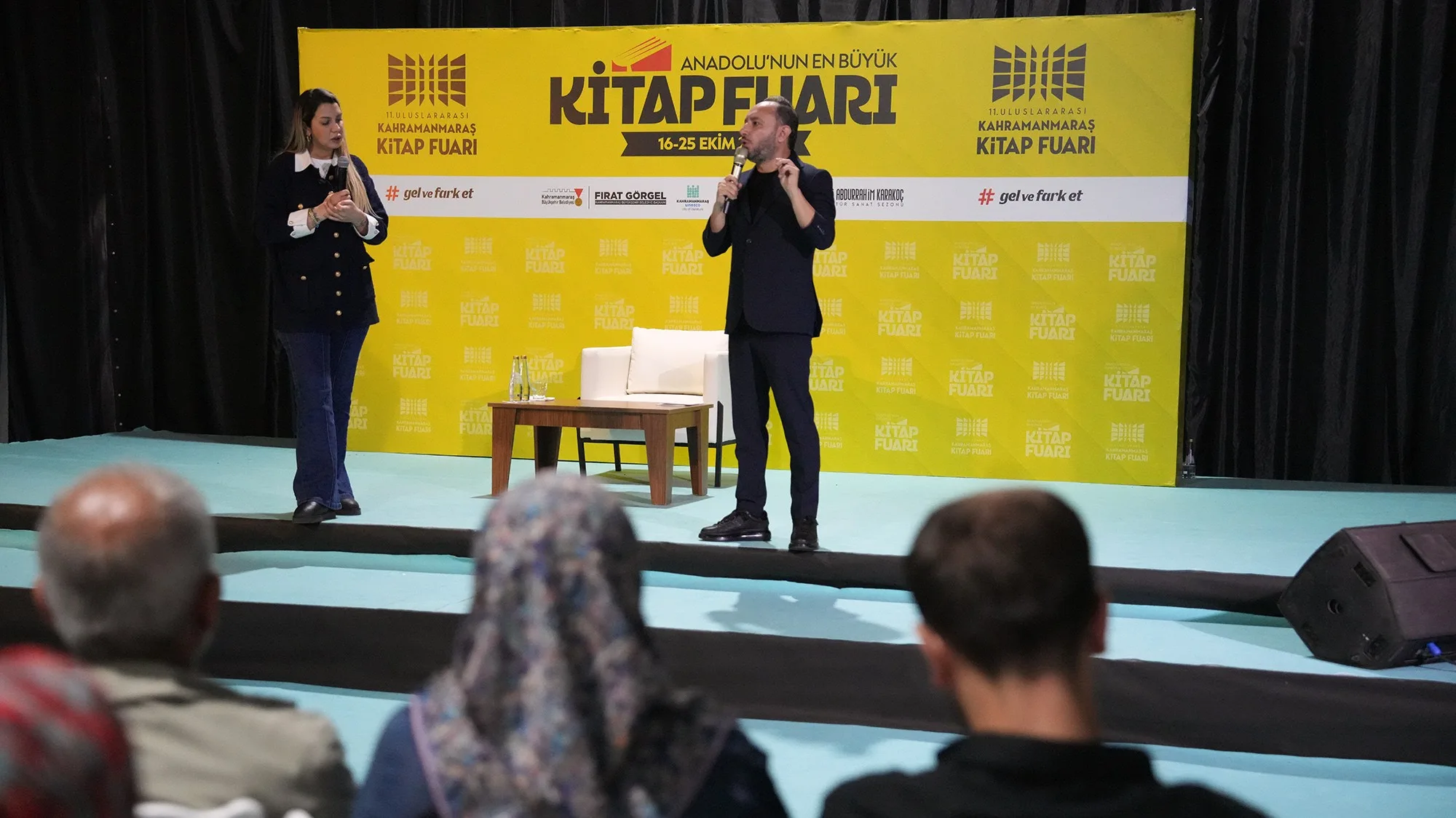 Fulya öztürk ve türker akıncı kitap fuarı’nda sevenleriyle buluştu!