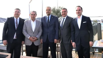 Galatasaray Madeş Mobilya-Akedaş Onikişubat Belediyespor karşılaşması öncesi dostluk rüzgarı esti.