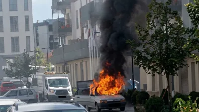 Kahramanmaraş'ın Onikişubat ilçesindeki Azerbaycan Konutları bölgesinde park halindeki bir otomobilde