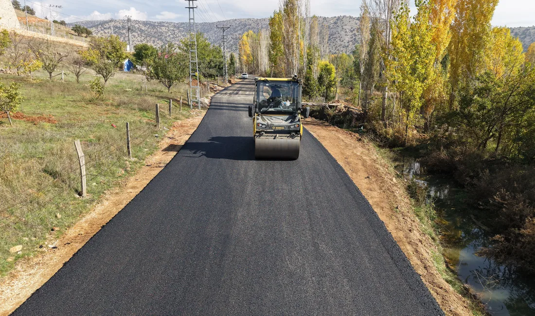 Büyükşehir’den Göksun’a Kesintisiz Ulaşım Yatırımı! Kahramanmaraş Büyükşehir Belediyesi, Göksun’un Çağlayan Mahallesi’ni Kayseri Yolu’na bağlayan 2