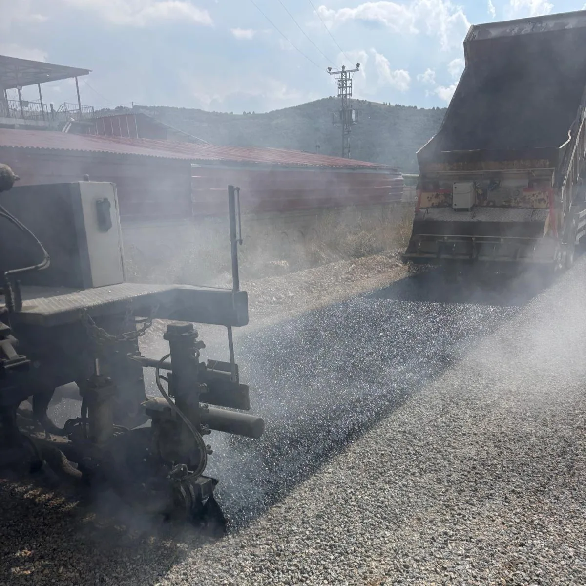 Göksun'da kırsal mahalle yoluna i̇kinci kat asfalt