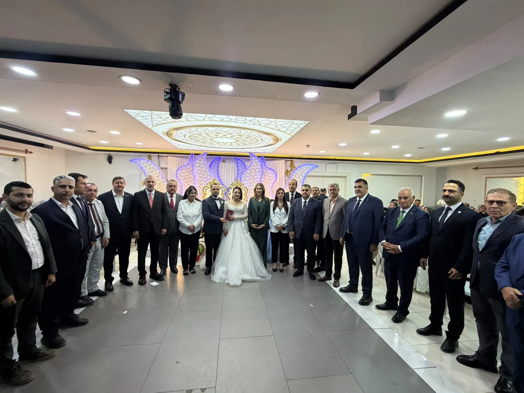 Milletvekili karakoç gazetecilerin düğününe katıldı