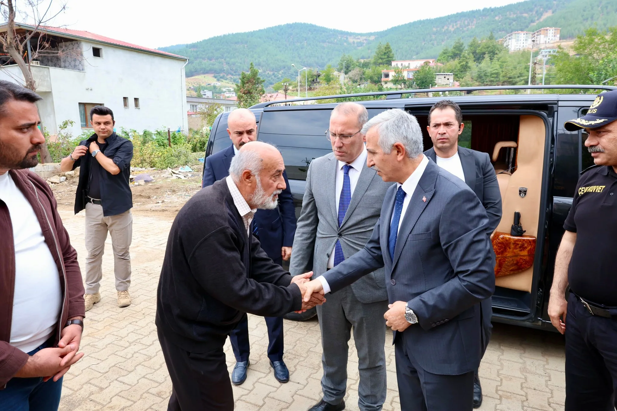 Kahramanmaraş Valisi Mükerrem Ünlüer, Türkoğlu ilçesinde yaşanan olayda hayatını kaybeden