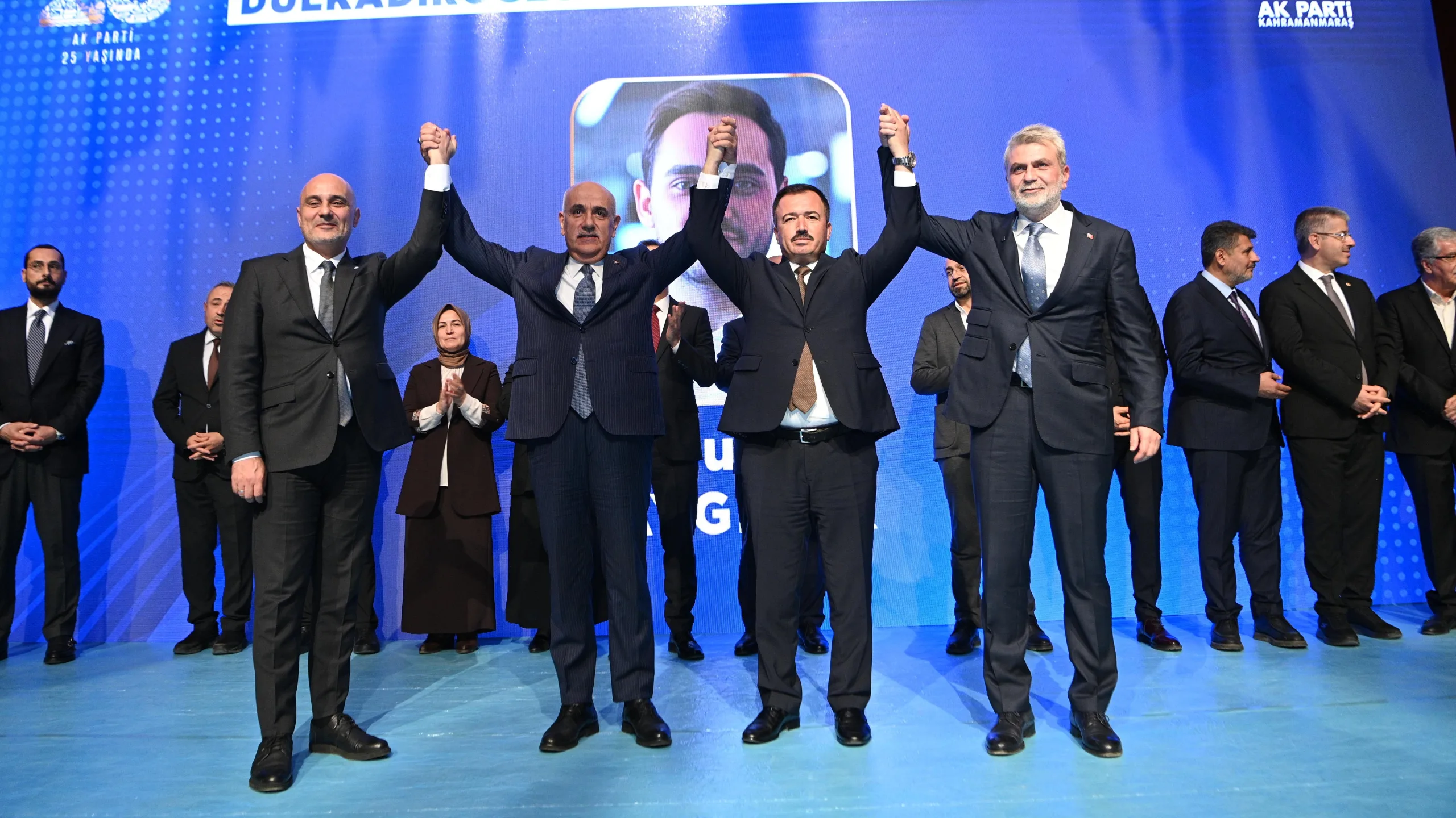 AK Parti İl Danışma Meclisi Toplantısı’nda konuşan Büyükşehir Belediye Başkanı