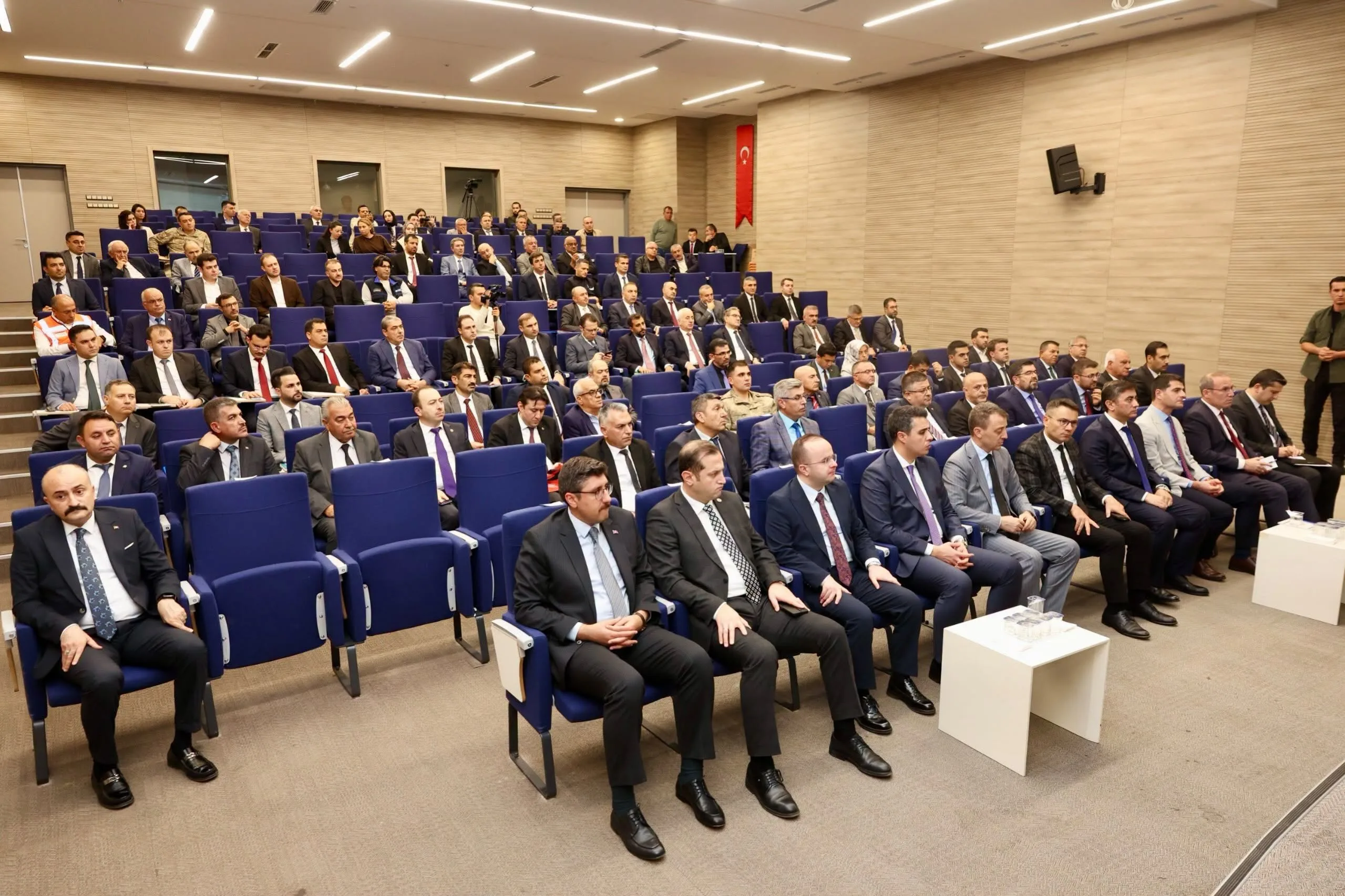Vali ünlüer’den kahramanmaraş’a kredi müjdesi!