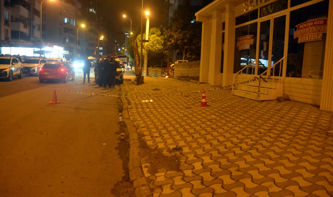 Kahramanmaraş'ta gece saatlerinde çıkan silahlı kavgada 2 kişi kurşunların hedefi