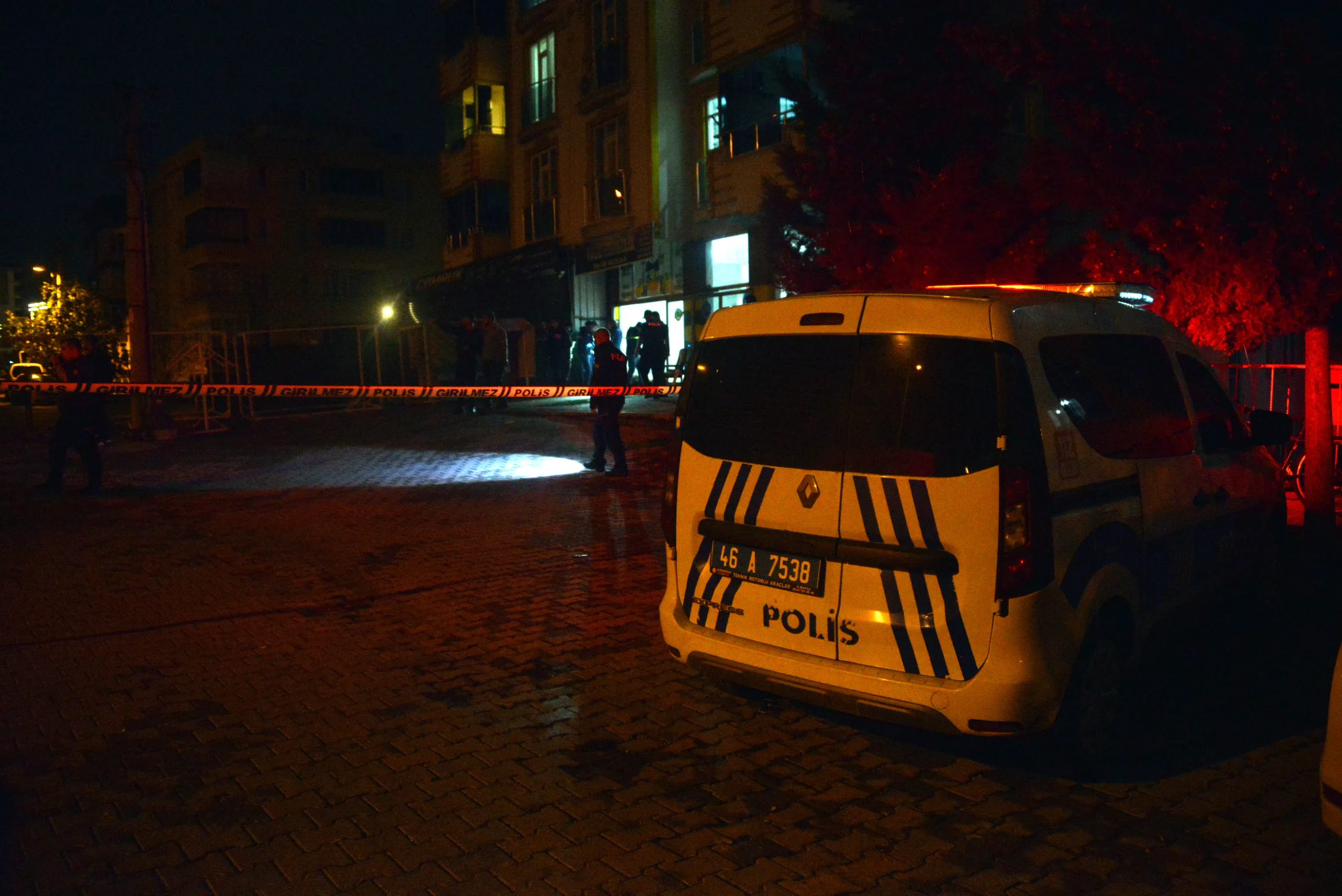 Kahramanmaraş’ta kanlı kavga: 1’i ağır 2 yaralı!