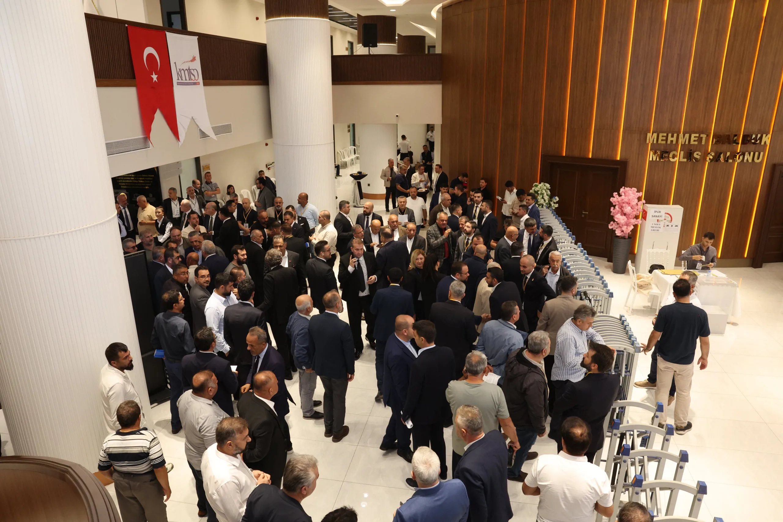 KMTSO’da seçim için oy verme işlemleri start aldı. Saat 17.00’ye